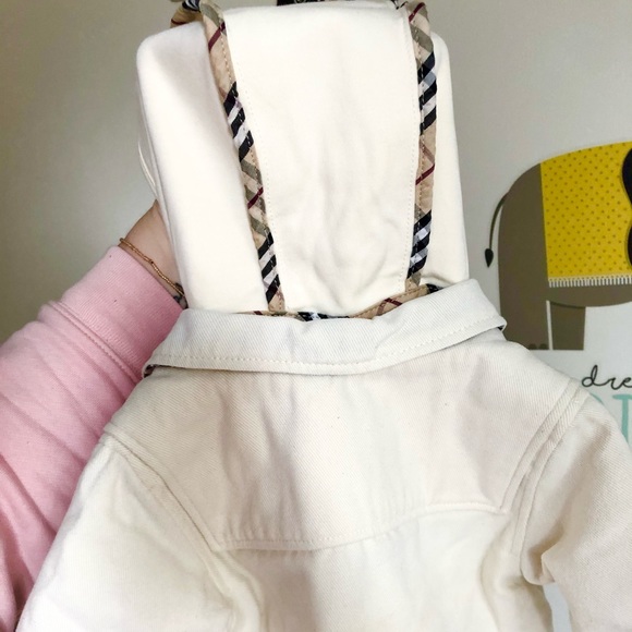 Baby Burberry coat. - Picture 2 of 7